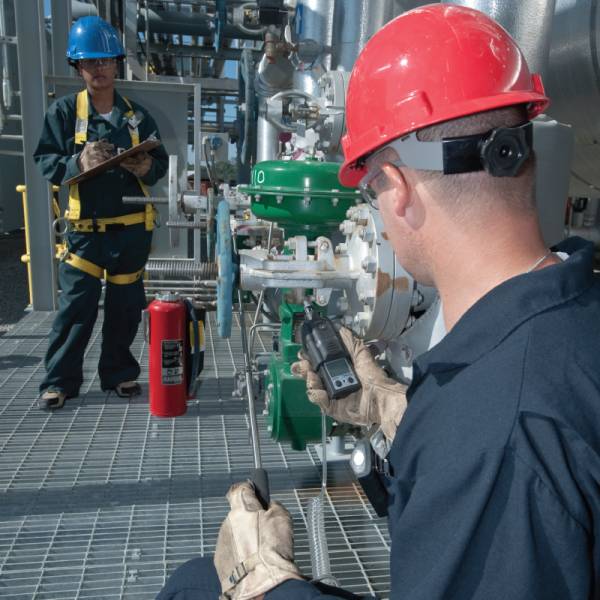 How to Select Fixed and Portable Gas Detection to Make the Chemical Industry Safer
