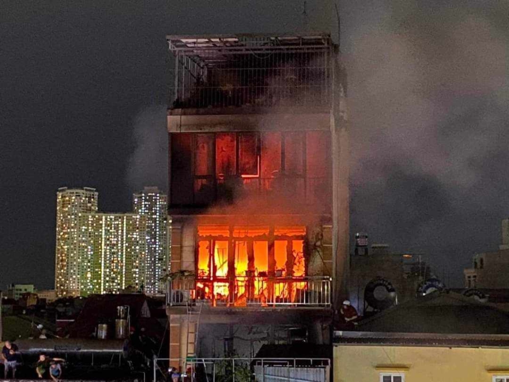 Cháy nhà ở Định Công Hạ Hà Nội 4 người chết