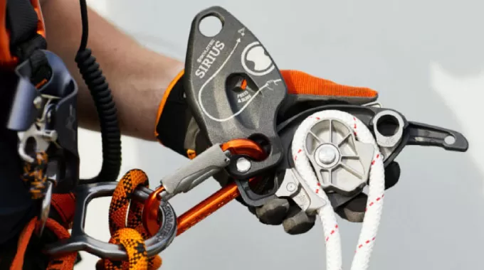 Hãy Tìm Hiểu Về Thiết Bị Đi Xuống (Descender) Và Thiết Bị Đi Lên (Ascender)