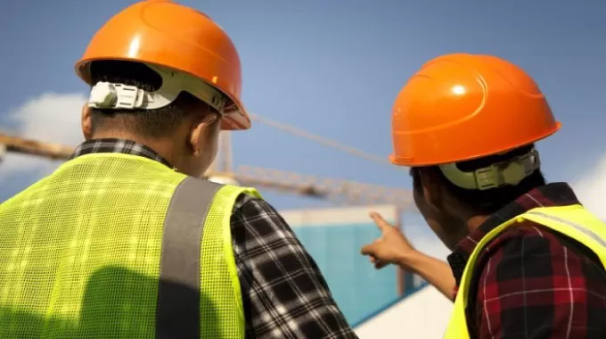 Tầm Quan Trọng Của Mũ Bảo Hộ Lao Động Trong Ngành Xây Dựng