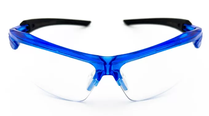 Bí Quyết Chọn Kính Bảo Hộ Phù Hợp Với Từng Môi Trường Làm Việc