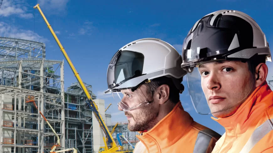Mũ Bảo Hộ Lao Động Có Thực Sự Bắt Buộc? Tiêu Chuẩn An Toàn Bạn Phải Biết